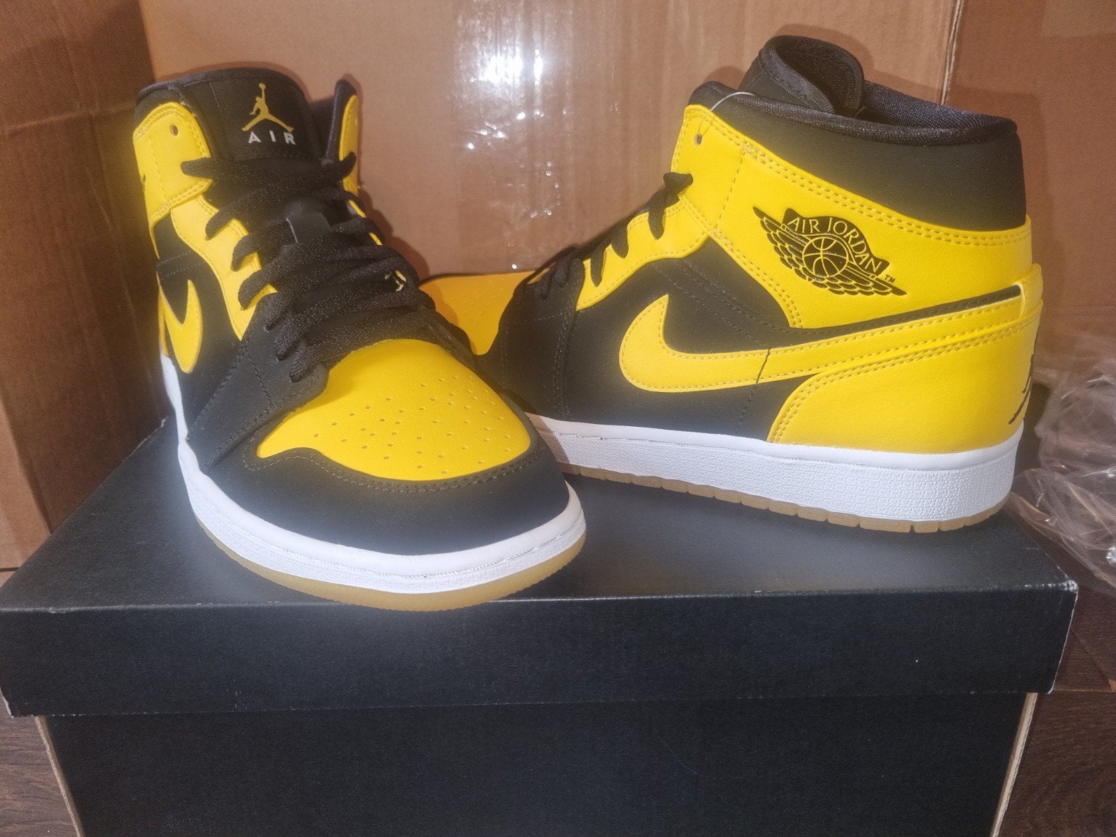 Nike Air Jordan 1 Mid 'New Love' 2017 - EU 44.5, Zwart, Nike, Nieuw, Ophalen of Verzenden
