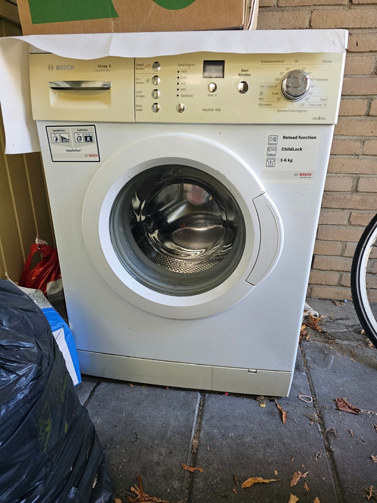 Bosch wasmachine 2 jaar oud i.v.m over compleet te koop, Witgoed en Apparatuur, Ophalen, 1200 tot 1600 toeren, 85 tot 90 cm
