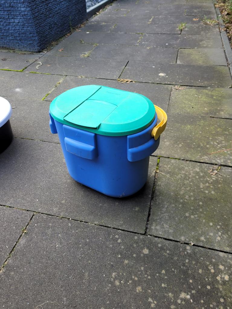 Tupperware afsluitbare emmer 8.7 liter, Ophalen of Verzenden, Kunststof, Met deksel