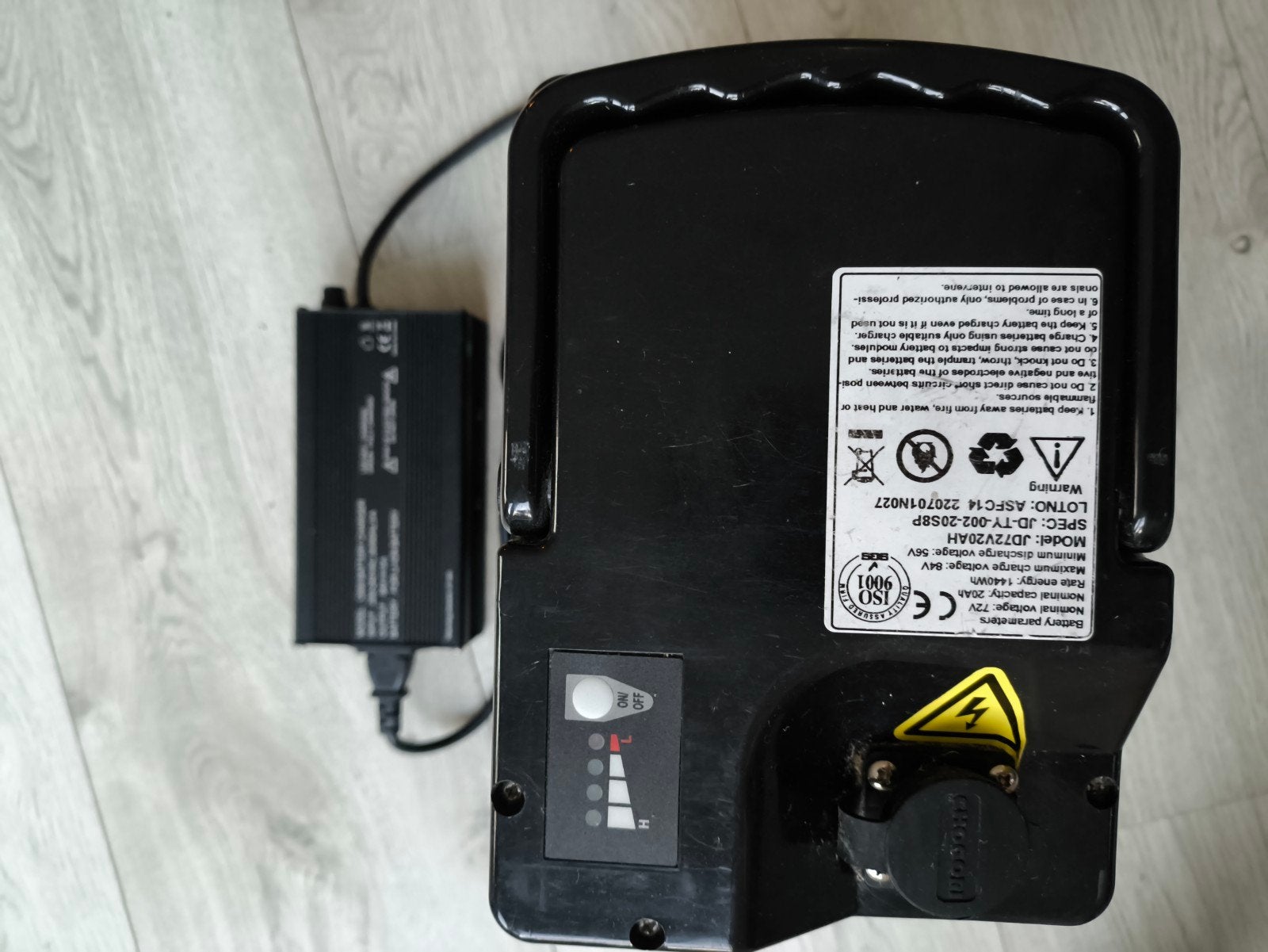 Accu 72V 20Ah met lader voor o.a. Santini E Capri scooter, Fietsen en Brommers, Fietsaccessoires | Fietsaccu's, Ophalen of Verzenden