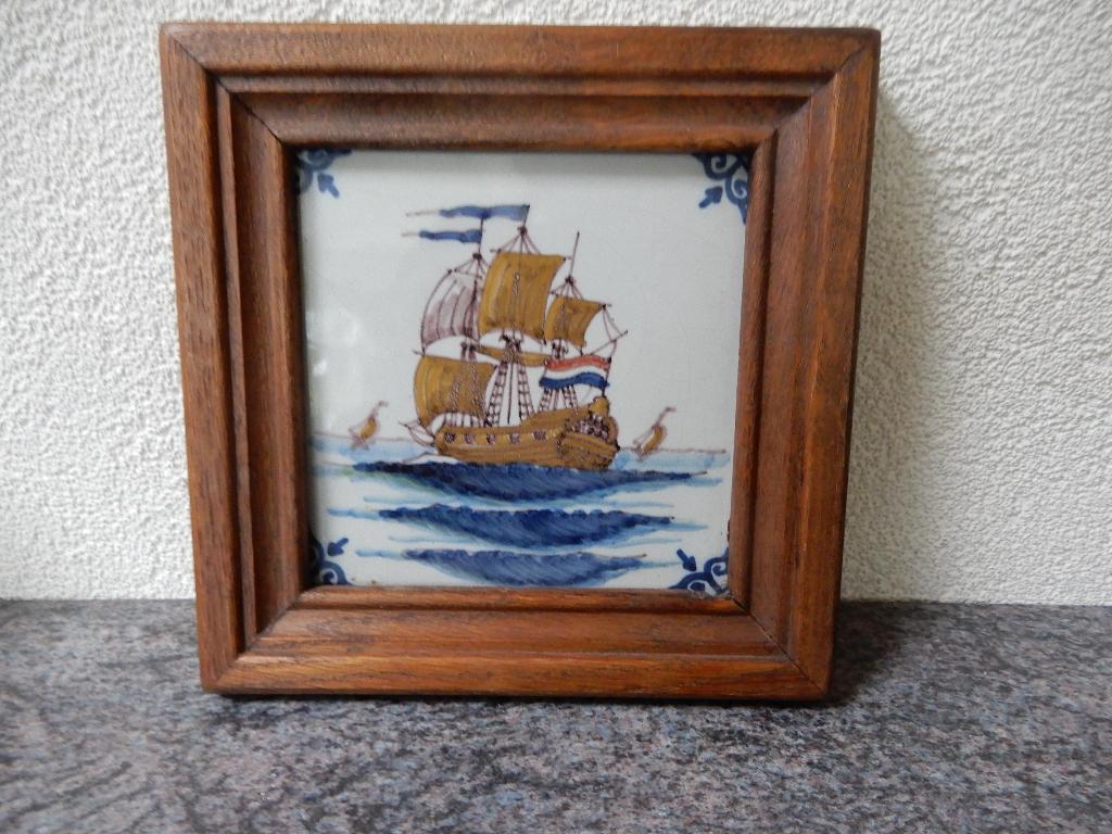tegel, ingelijst, oud, Scheepje, Makkum tegel, Antiek en Kunst, Ophalen of Verzenden