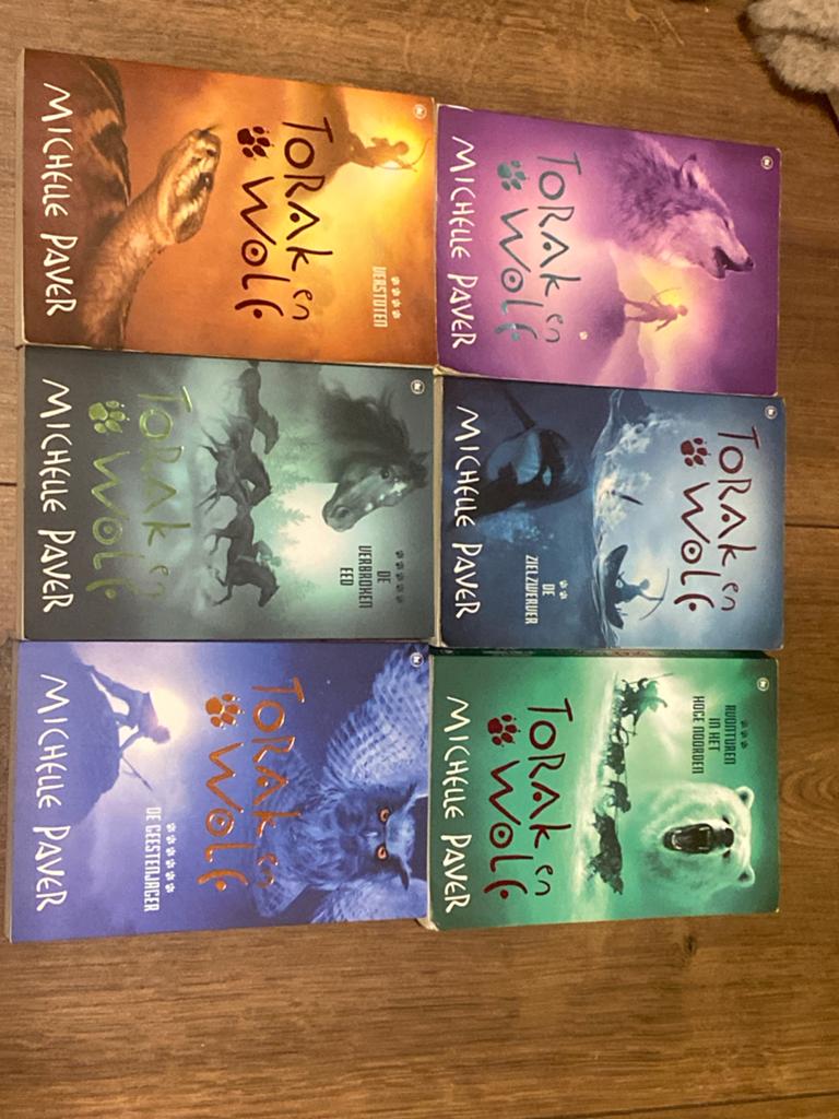 De complete Torak en Wolf serie - Michelle Paver (6 boeken), Ophalen of Verzenden, Zo goed als nieuw, Fictie