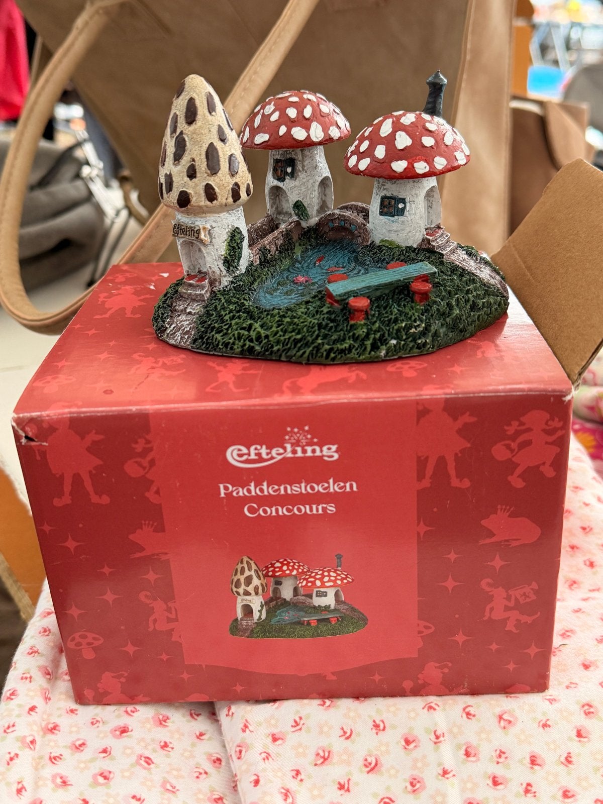 Efteling kerstdorp: Paddenstoelen Concours & De Reus, Ophalen of Verzenden, Zo goed als nieuw, Beeldje of Poppetje
