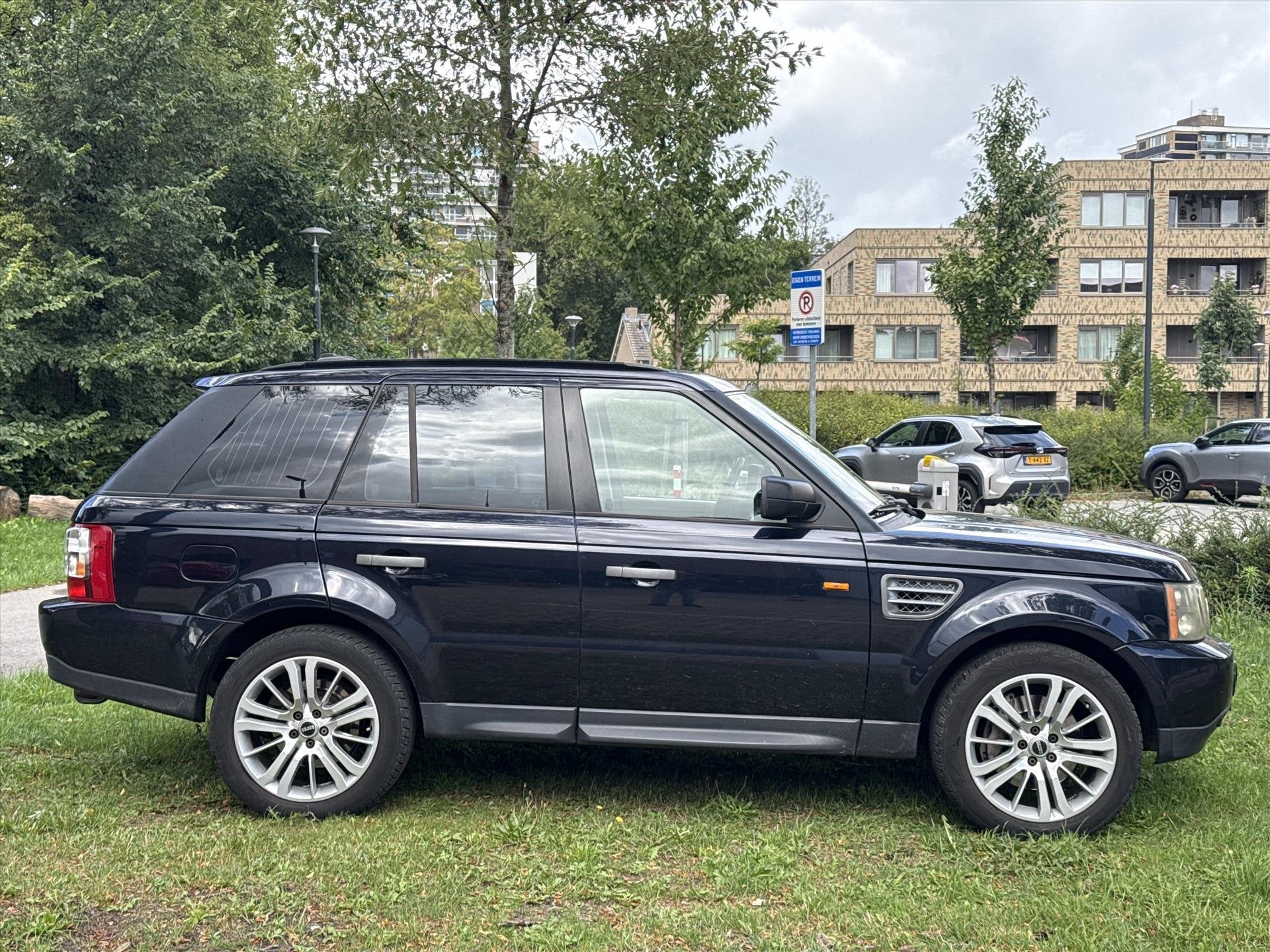 Land Rover Range Rover Sport hse v8 GRIJS KENTEKEN, Auto's, Automaat, Dealer onderhouden, 3628 cc, Blauw
