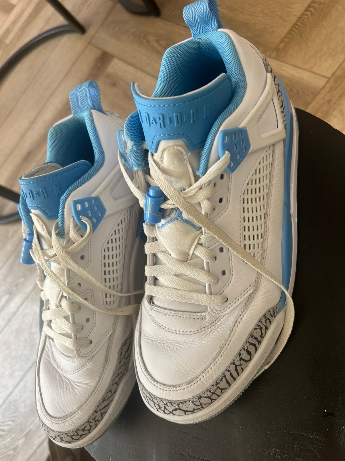 Jordan basketbal schoenen maat 43, Sport en Fitness, Basketbal, Ophalen of Verzenden, Zo goed als nieuw, Schoenen