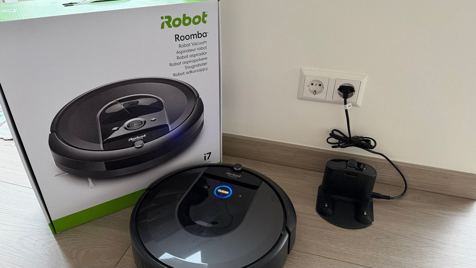 iRobot Roomba i7 Robotstofzuiger met Oplaadstation, Ophalen, IRobot, Zo goed als nieuw, Robotstofzuiger