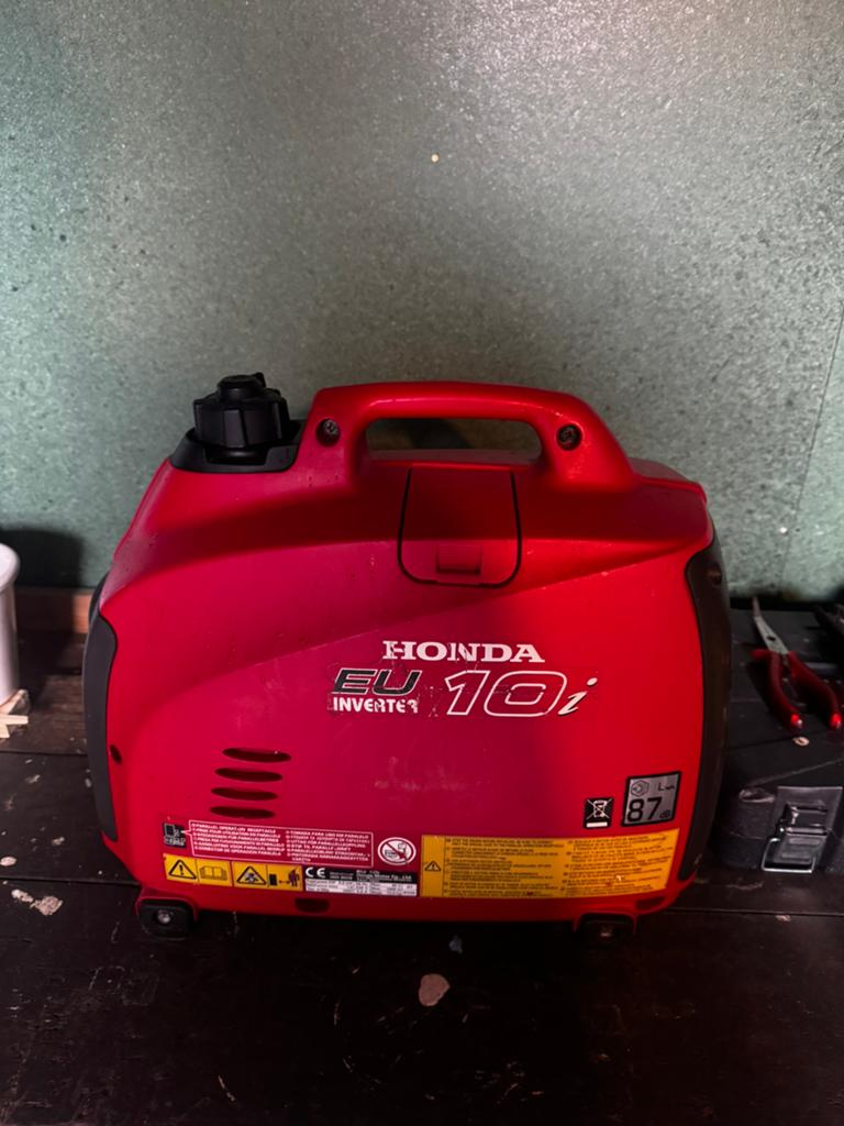 Honda EU10i Inverter Aggregaat - nette staat, Doe-het-zelf en Verbouw, Aggregaten, Ophalen, Gebruikt, Benzine, Geluidgedempt