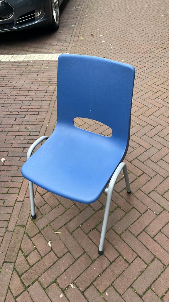 Vintage stoel kantinestoel, Ophalen, Blauw, Vintage, Zo goed als nieuw