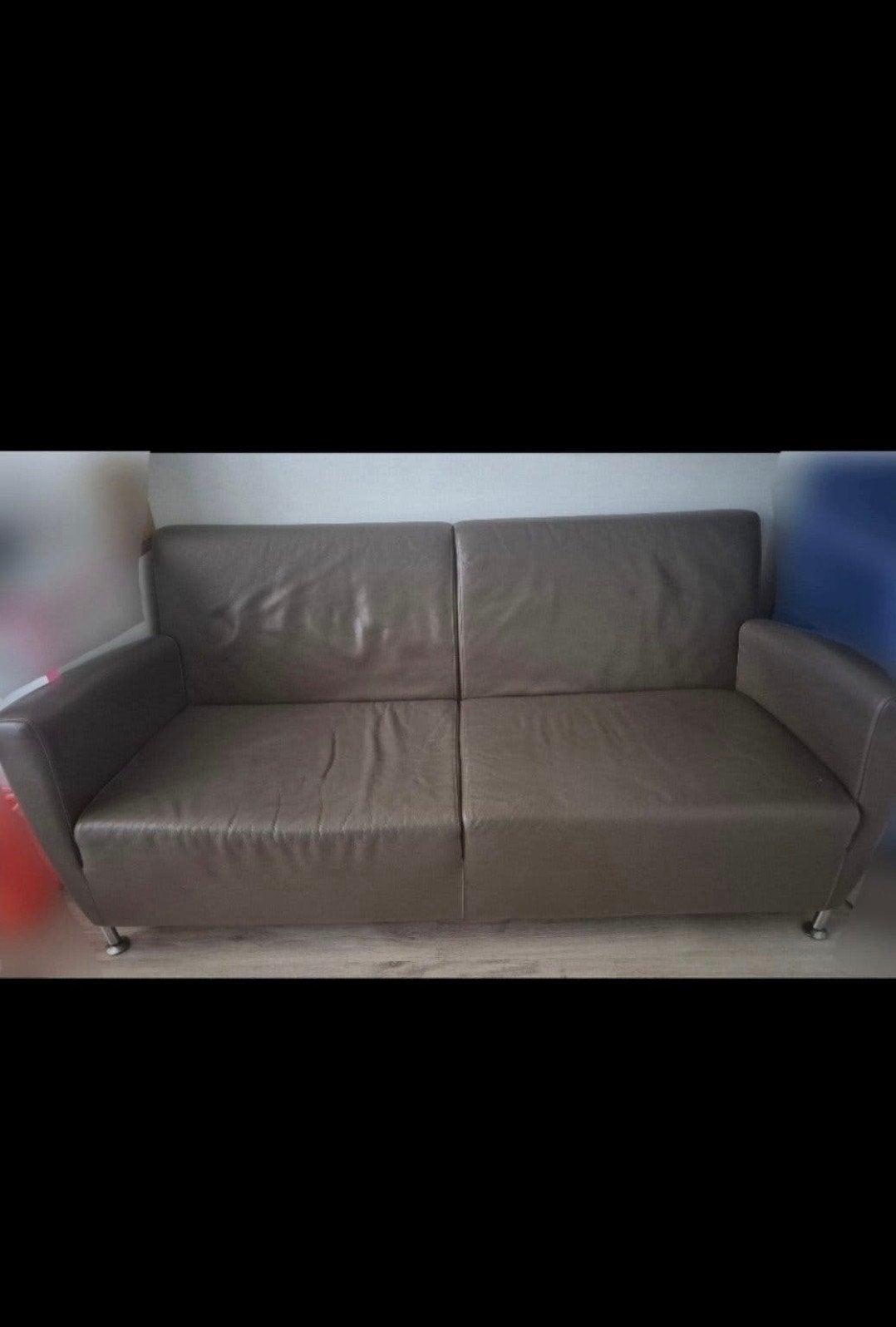 Gratis Comfortabele 3-zitsbank van leer, Ophalen, Gebruikt, Bruin, Tweepersoons