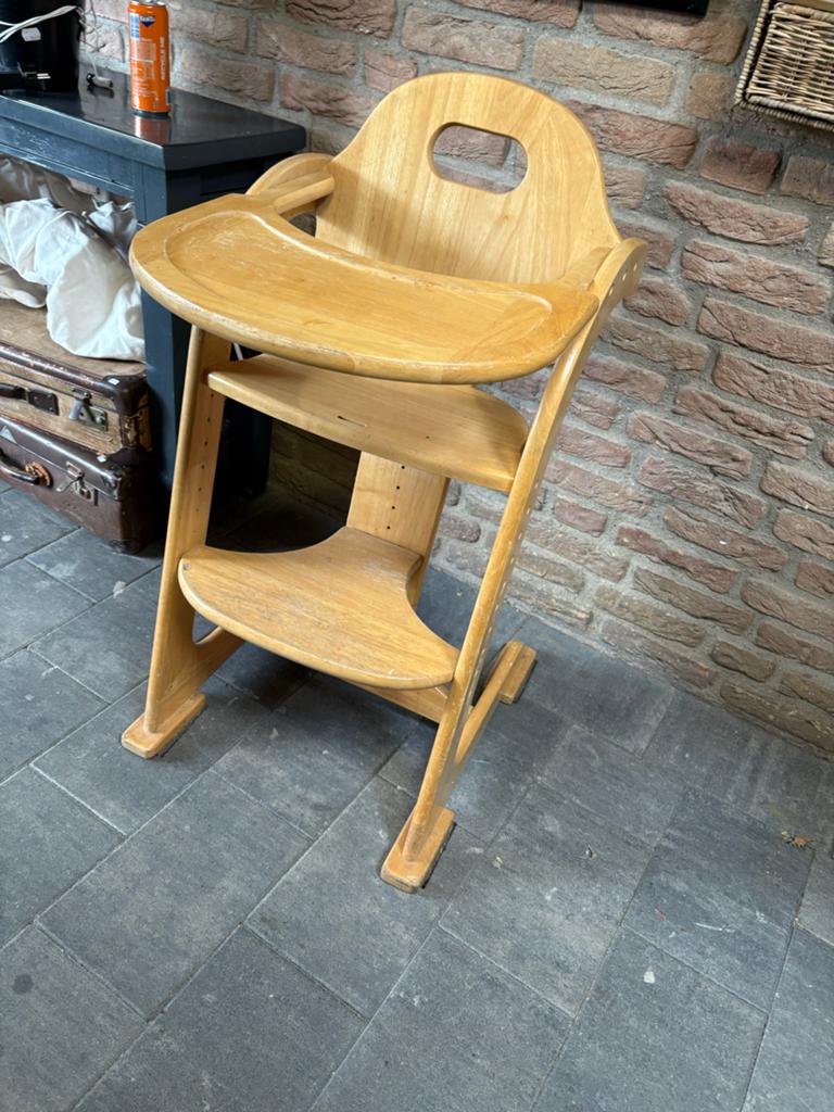 Houten kinderstoel, Kinderen en Baby's, Ophalen of Verzenden, Gebruikt, Overige typen, Aanschuifbaar