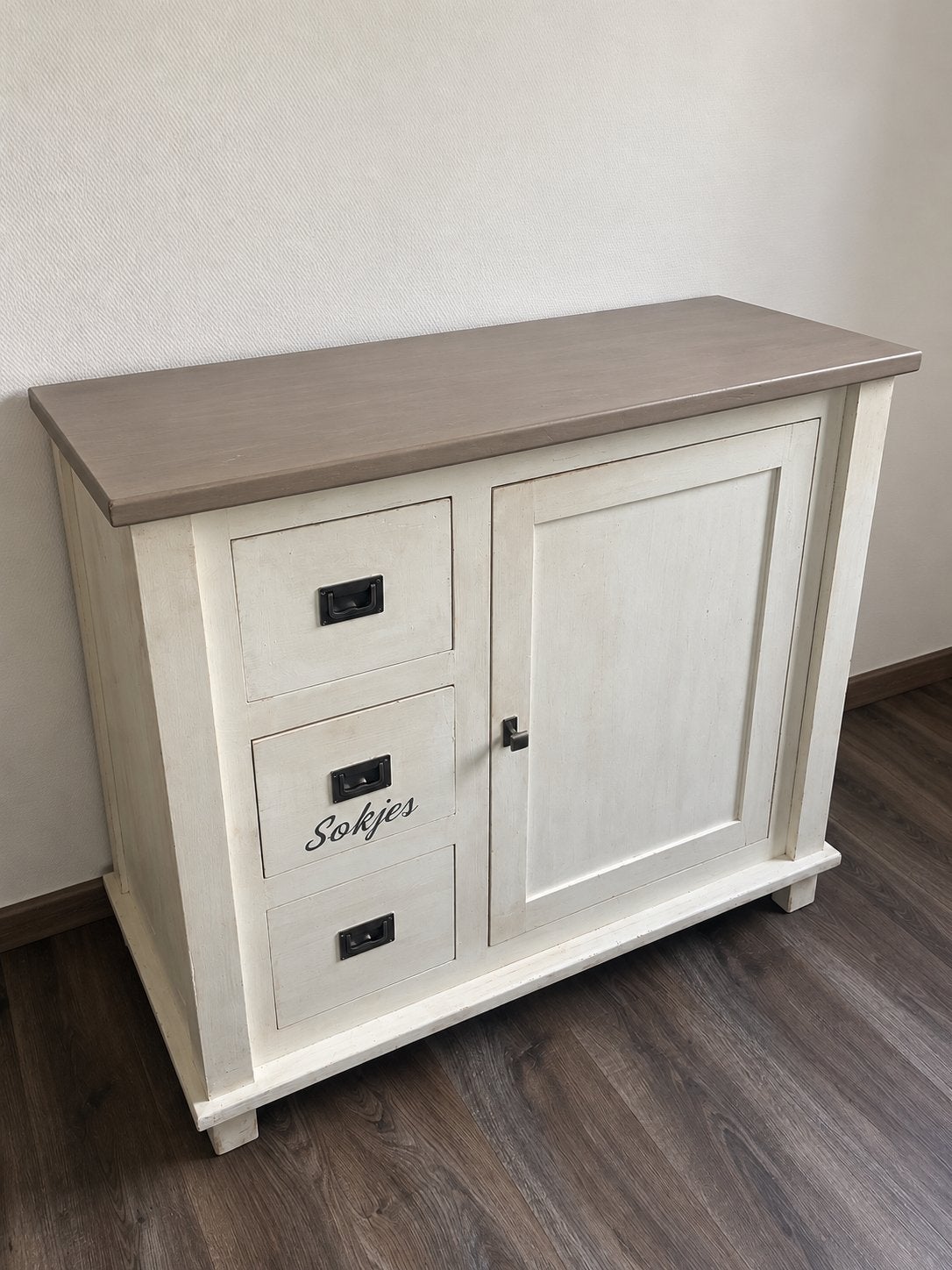 Babykamerset landelijk – bedje, commode en kledingkast, Ophalen, Gebruikt, Jongetje of Meisje