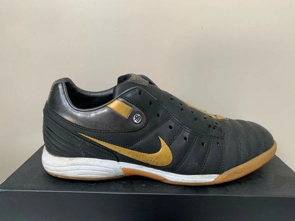 nike total 90 air max 365 III indoor trainers Gold maat 42,5, Gebruikt, Maat XS of kleiner, Schoenen, Ophalen of Verzenden