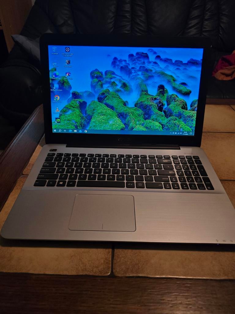 Asus vivobook A555LJ , core i7 5500U , 8GB DDR3 , 500GB SSD, Met videokaart, 2 tot 3 Ghz, 8 GB, Ophalen of Verzenden