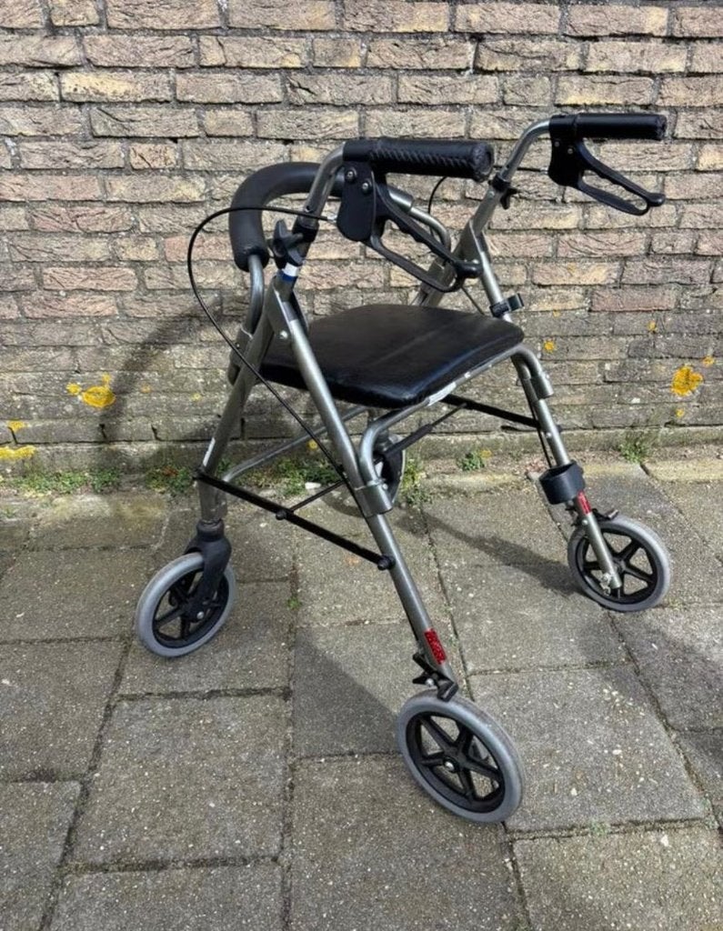 Rollator , opvouwbaar Super licht gewicht Alumium rollator, Diversen, Ophalen of Verzenden, Lichtgewicht, Gebruikt