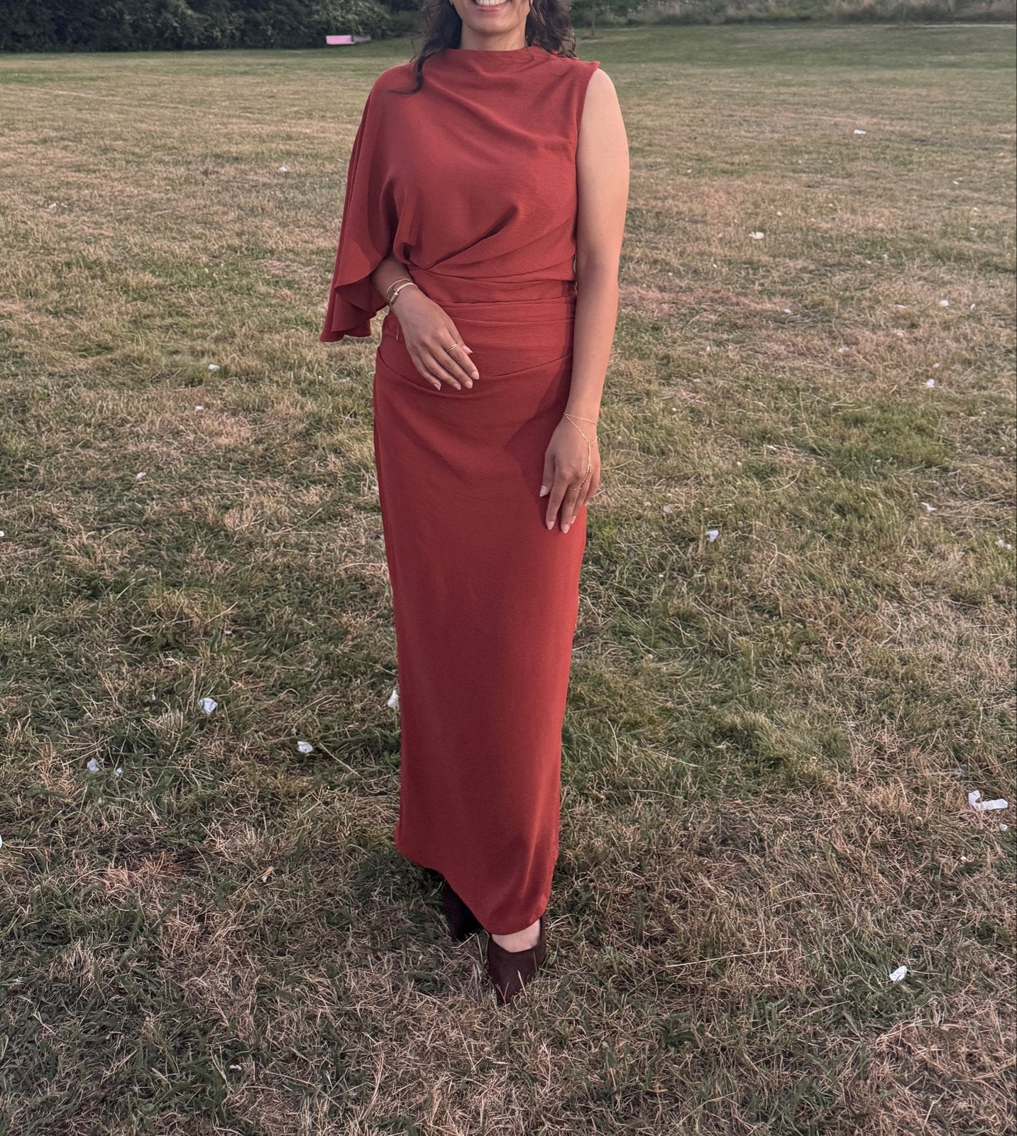 ASOS DESIGN Maxi jurk met enkele mouw en geplooide taille, Kleding | Dames, Maat 38/40 (M), Bruin, Ophalen of Verzenden, Zo goed als nieuw