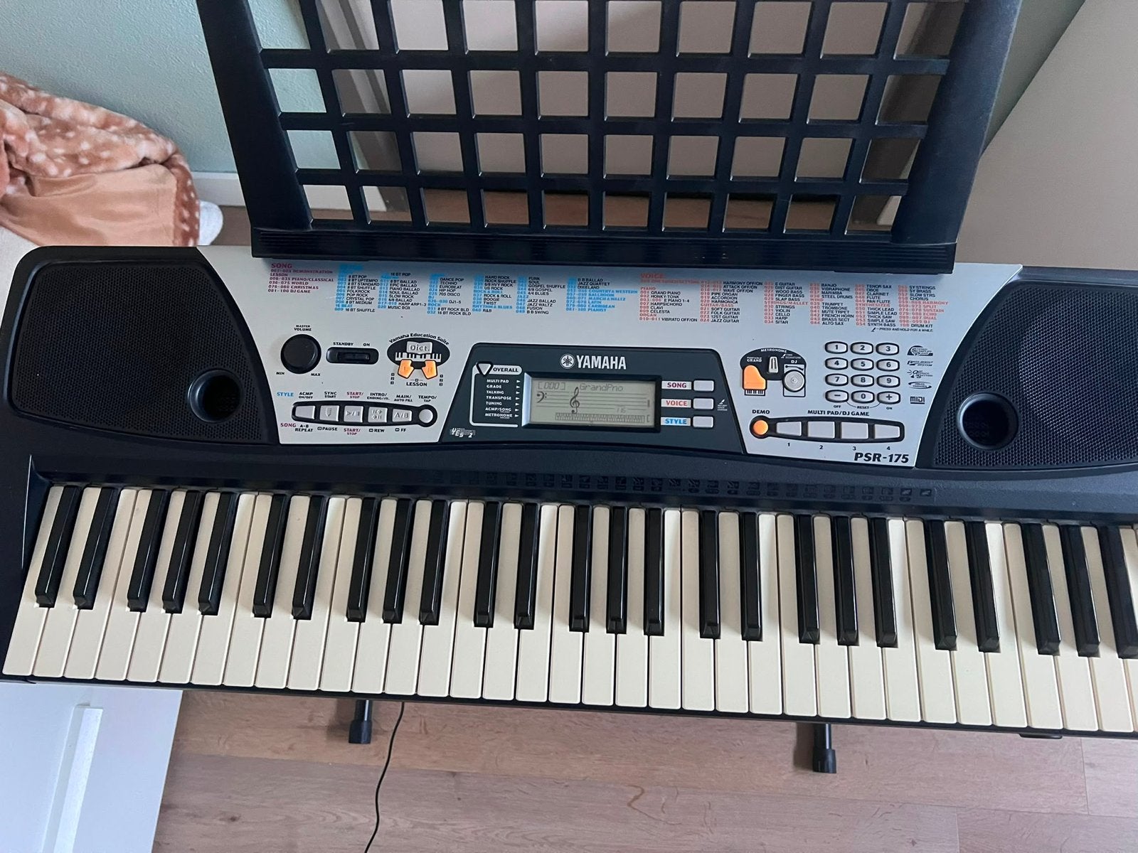 Yamaha PSR-175 Keyboard met standaard, Muziek en Instrumenten, Ophalen, Yamaha, Met standaard, 61 toetsen