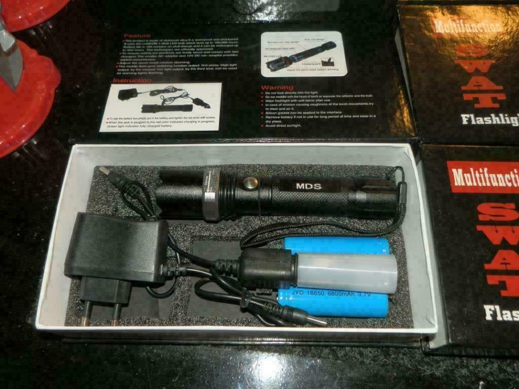 Zaklantaarn  swat verstelbaar incl 2 batterij koord laadock, Ophalen of Verzenden, Nieuw