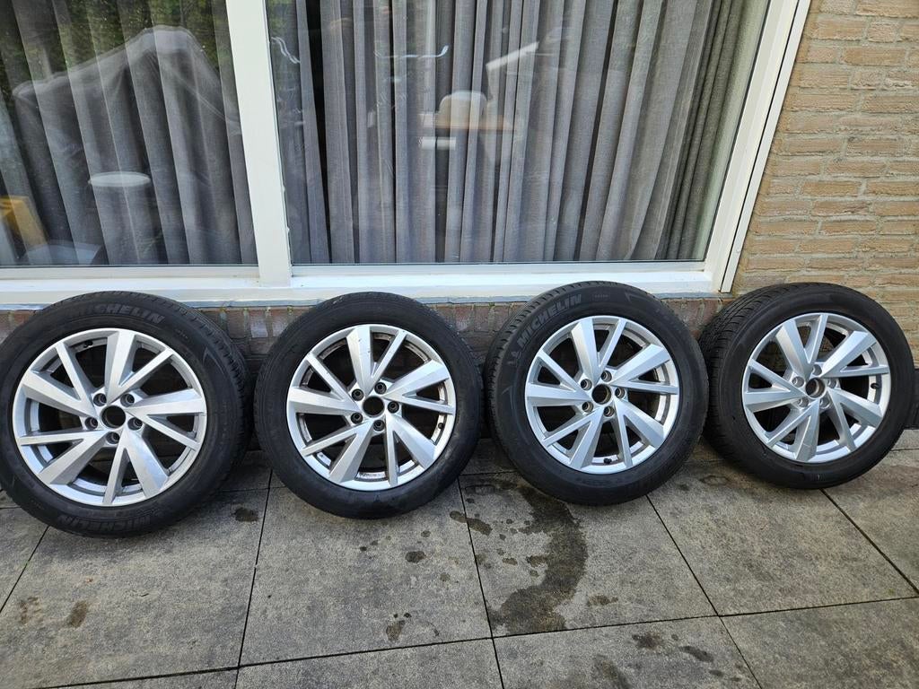 215 55 R17  audi Q2, Auto-onderdelen, Banden en Velgen, Ophalen, 17 inch, Band(en), Personenwagen