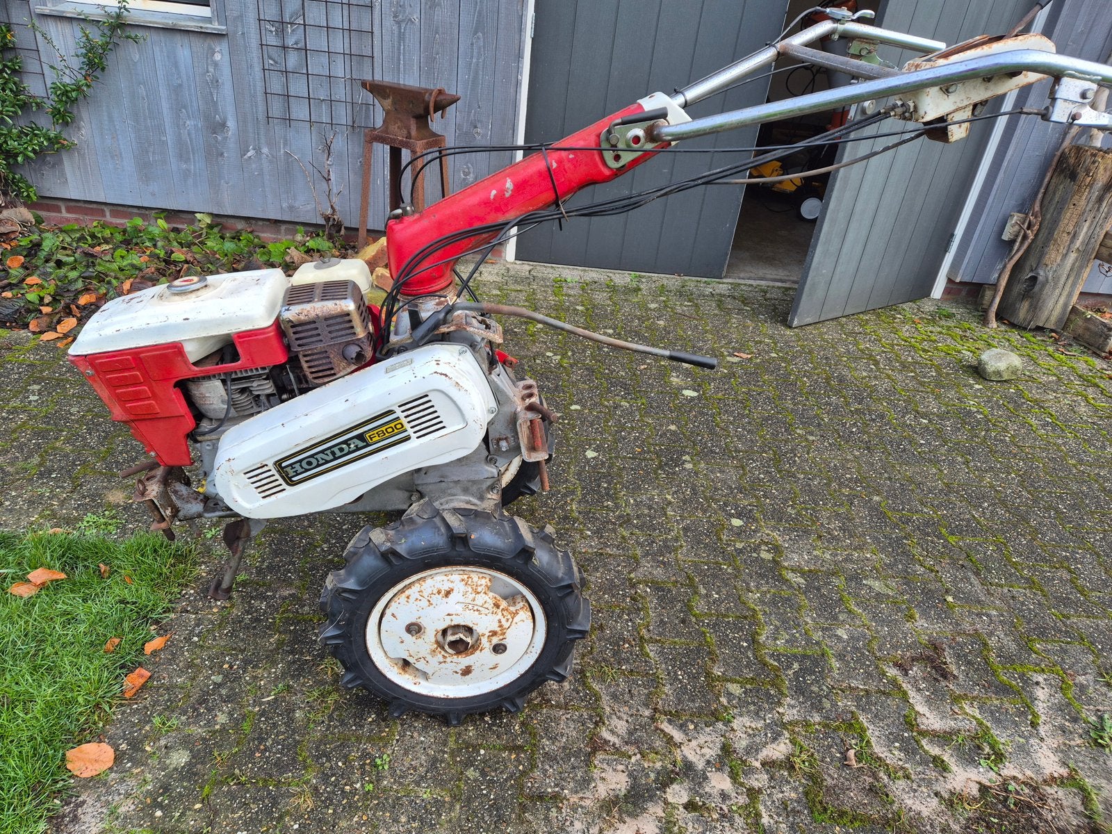 Honda F800 tuintrekker met wentelploeg en toebehoren, Zakelijke goederen, Agrarisch | Werktuigen, Ophalen of Verzenden, Akkerbouw