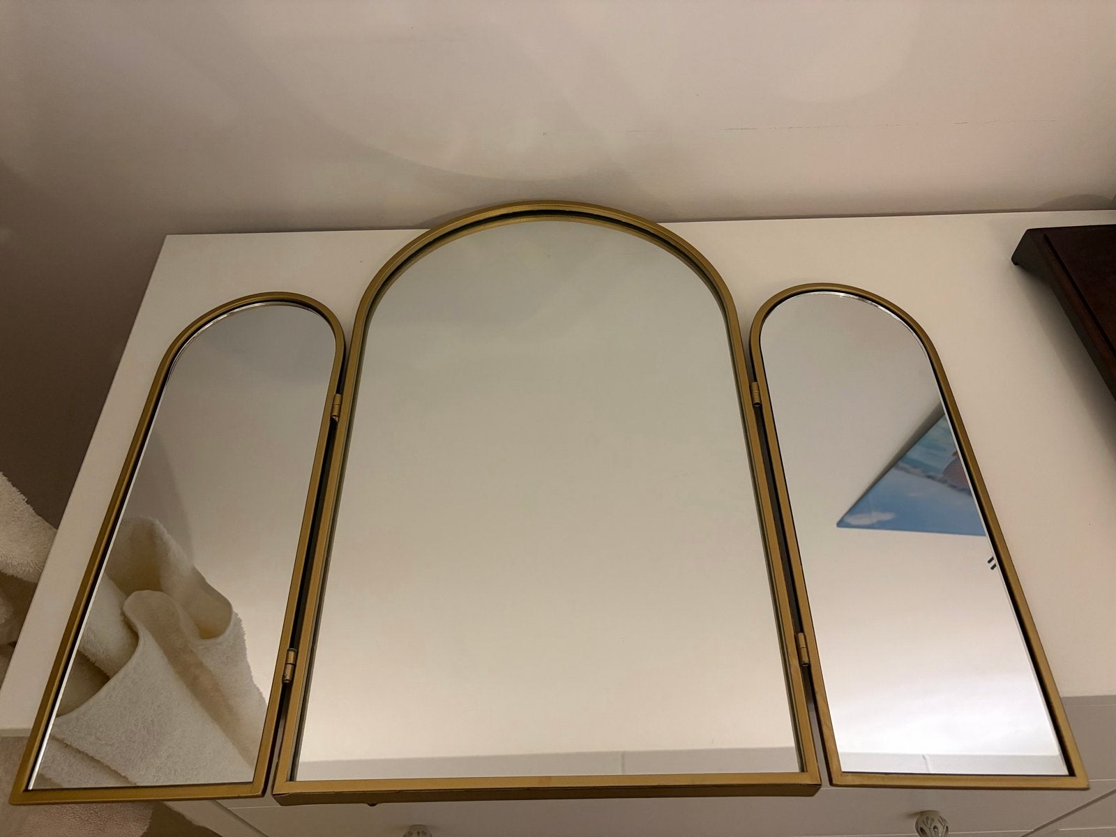 Maisons du Monde spiegel met luiken, goudkleurig, 51x60 cm, Huis en Inrichting, Woonaccessoires | Spiegels, Ophalen, Zo goed als nieuw