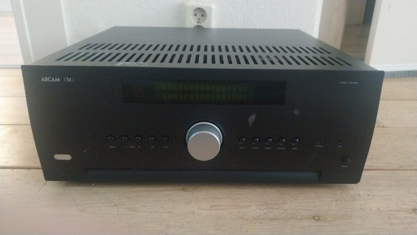 Arcam FMJ AVR390 AV-receiver DEFECT (lees tekst), 7.1-systeem, Gebruikt, 70 watt of meer, Overige spelers