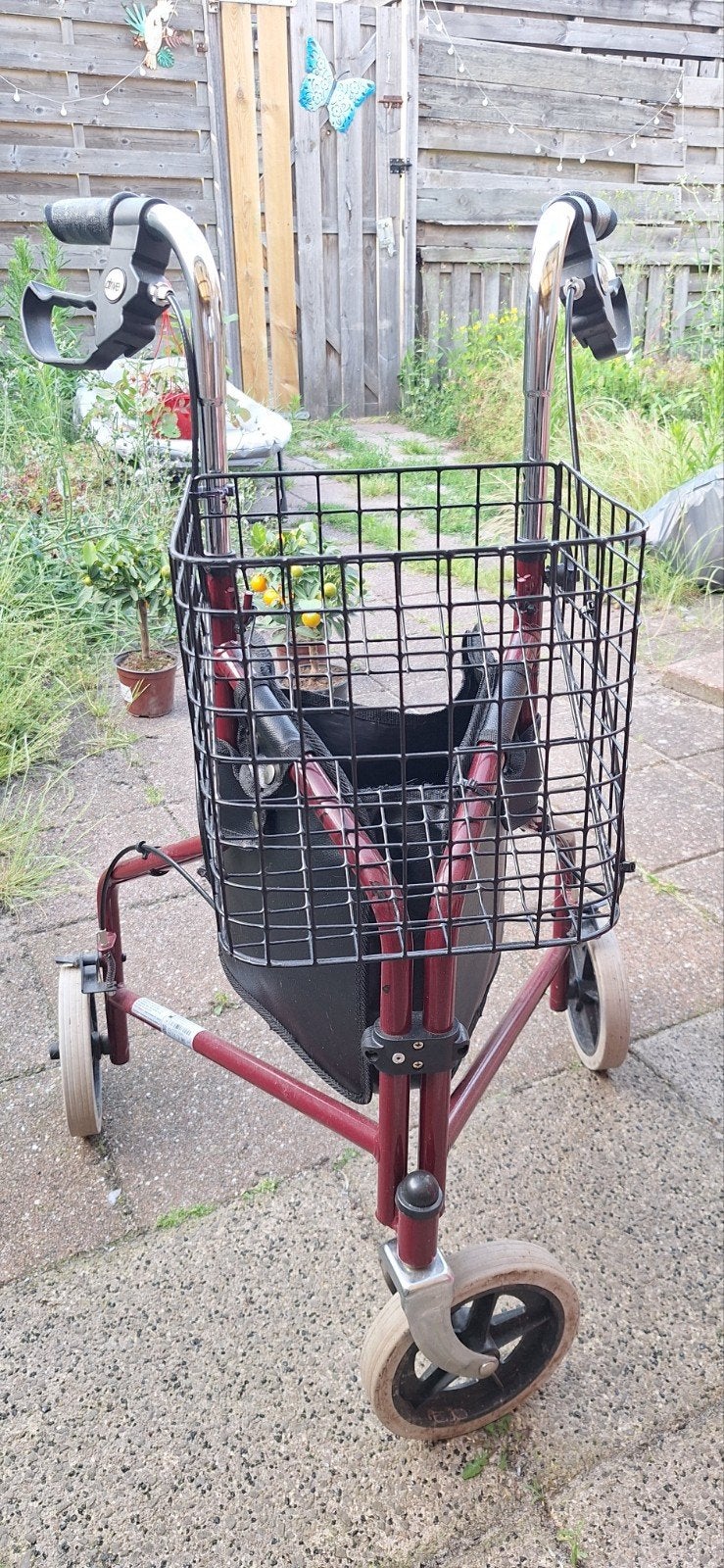 Drie wiel rollator, Ophalen