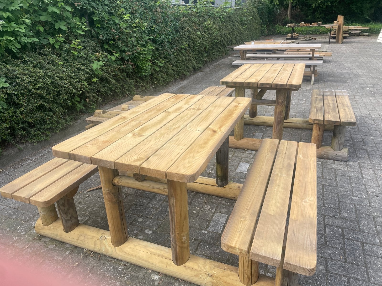 Tuinbanken en tafels picnic, Ophalen