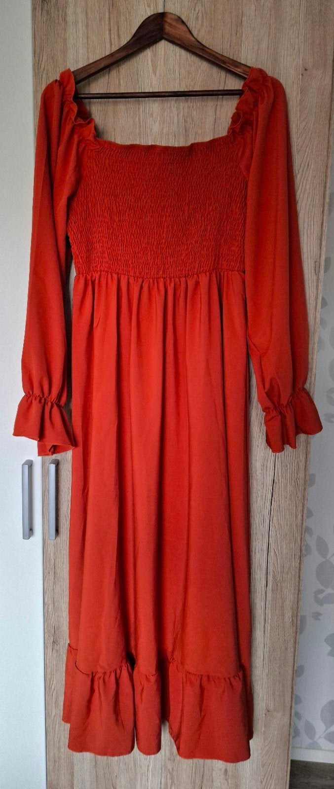 Oranje jurk met gesmokt lijfje en ruches, Kleding | Dames, Jurken, Maat 42/44 (L), Oranje, Ophalen of Verzenden, Zo goed als nieuw