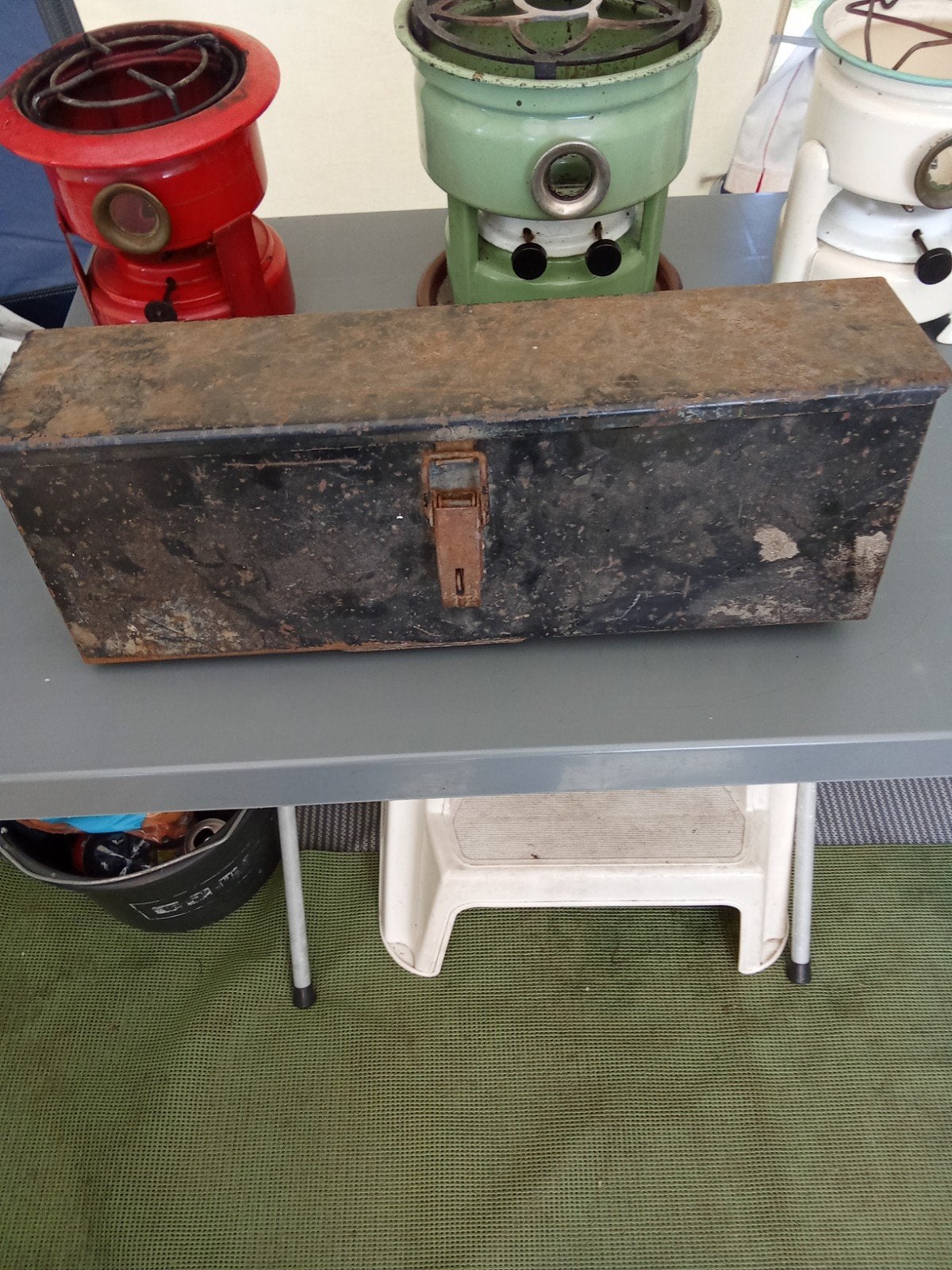 Oude oldtimer gereedschapbakje komt van een oldtimer trekker, Ophalen of Verzenden, Overige merken