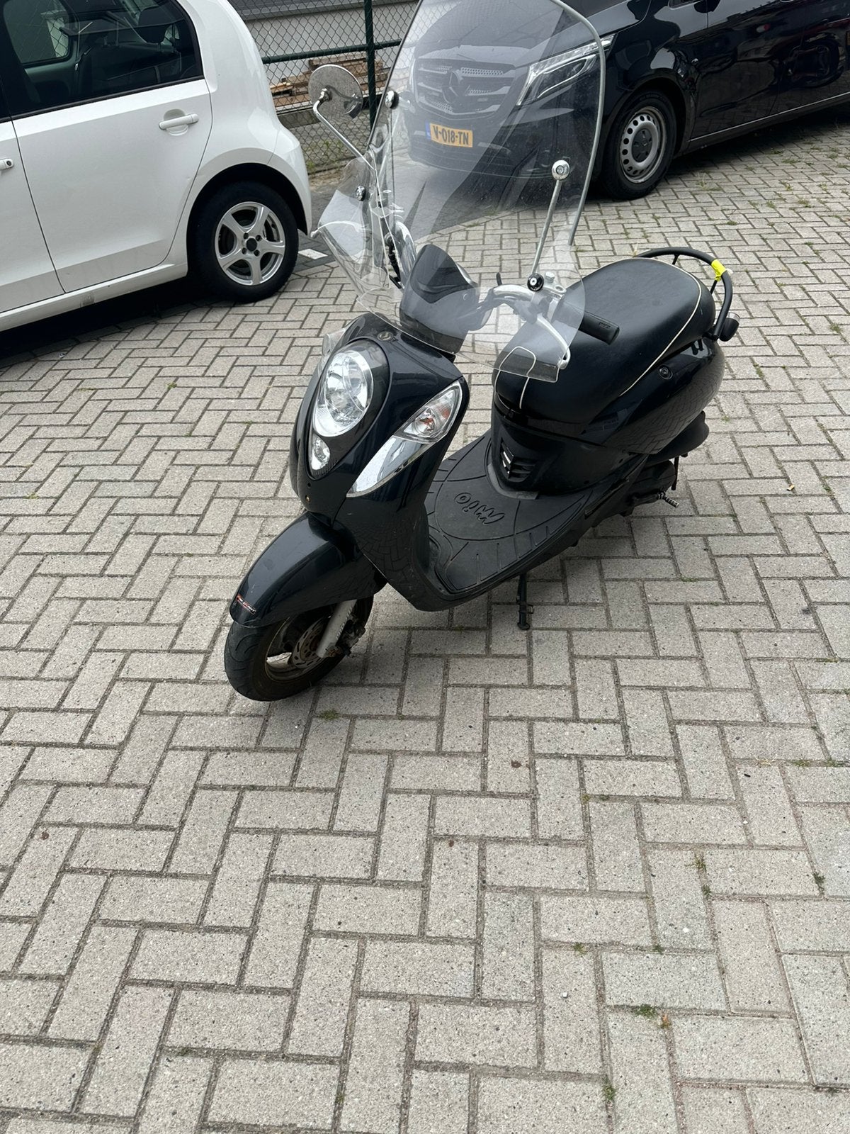 Sym mio snor, Ophalen, Zo goed als nieuw, Benzine, Mio