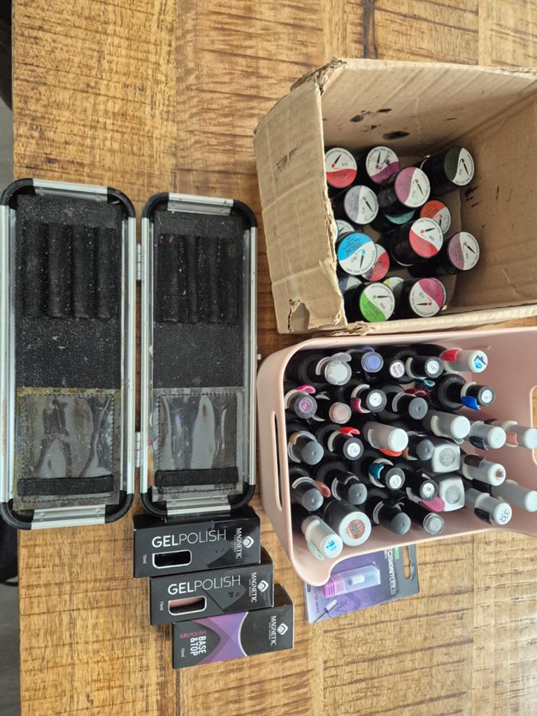 Grote partij gellak magnetic en gelverf voor nagels, Ophalen of Verzenden, Gebruikt, Overige kleuren, Gehele gezicht