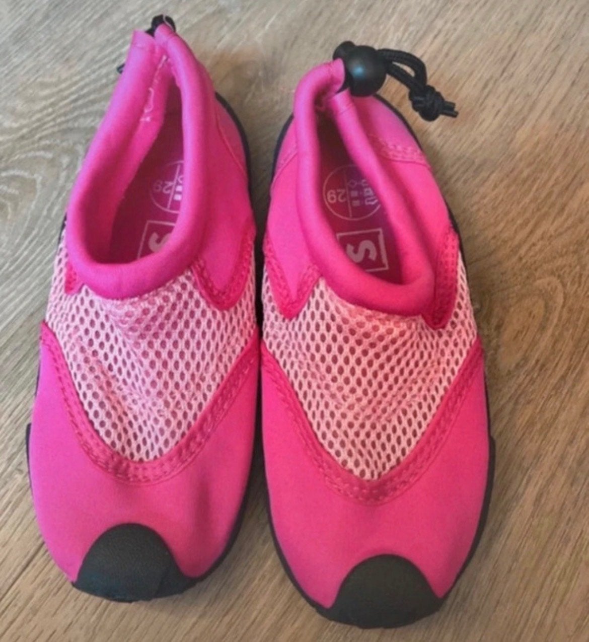 Roze waterschoenen maat 29 - Ideaal voor zomer en strand, Meisje, Schoenen, Ophalen of Verzenden, Zo goed als nieuw