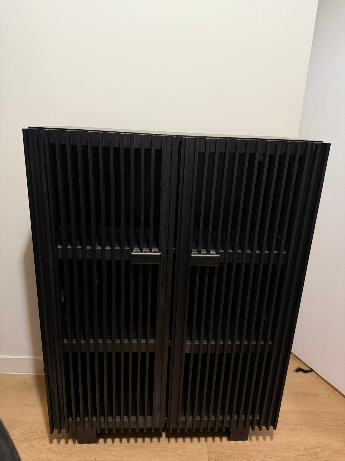 Dressoir / bar kast, Ophalen, Met deur(en), 100 tot 150 cm, Zo goed als nieuw