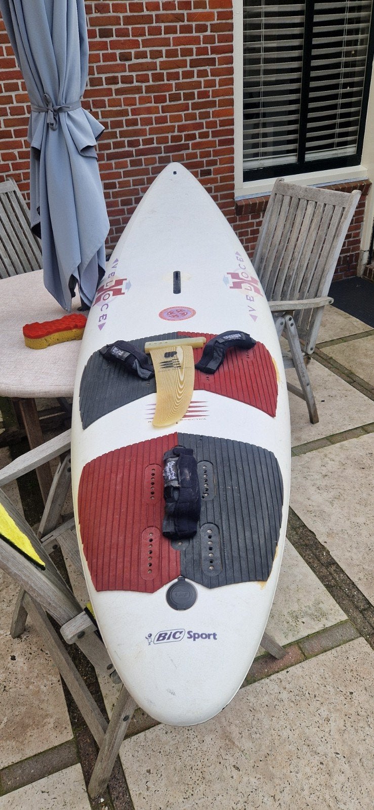 Foto 2 van BIC veloce surfplank,  137 liter  298   Neilpryde zeil,