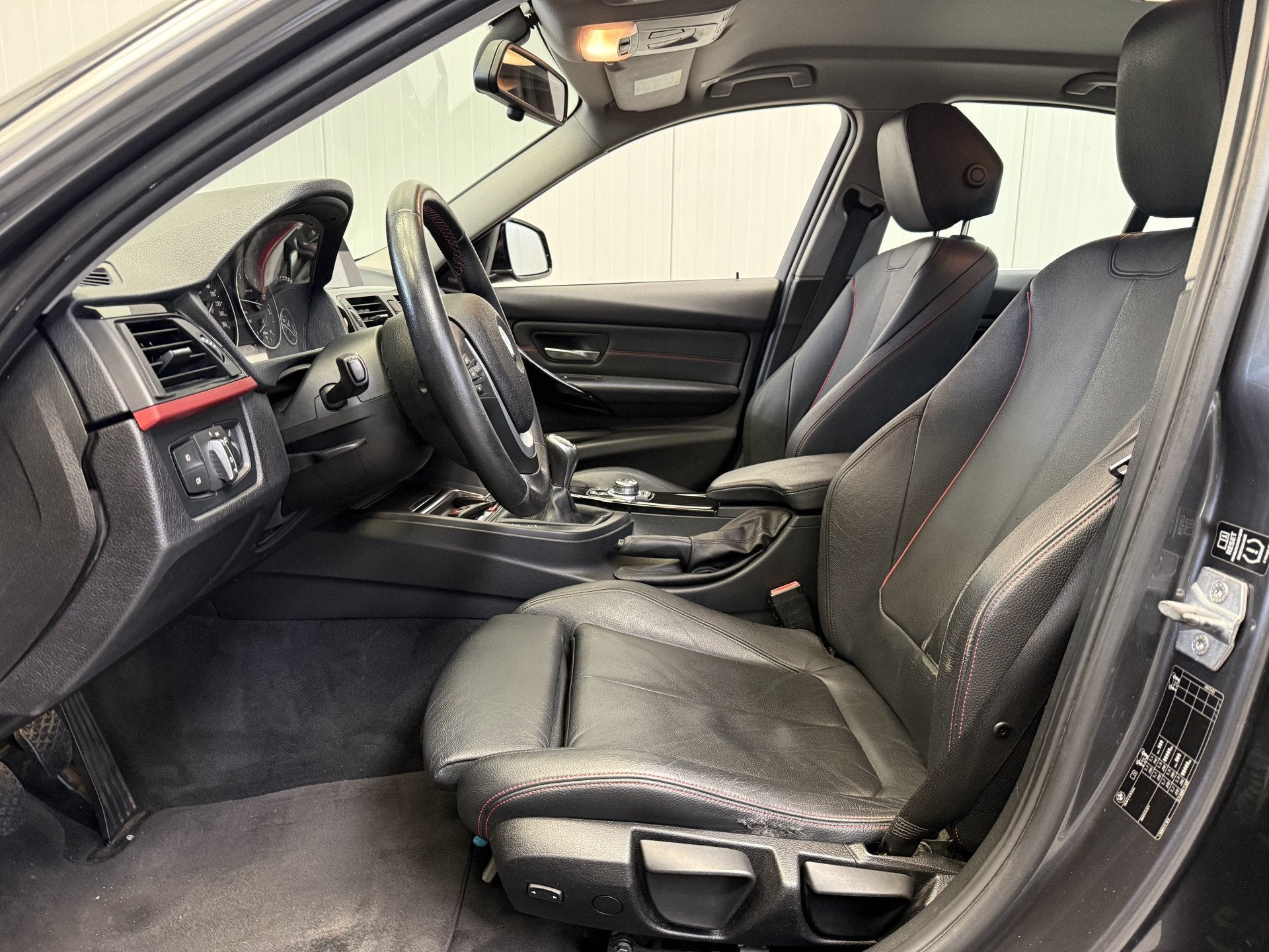 BMW 3-serie 320i Sport Edition EfficientDynamics LEDER-XENON, Auto's, 12 maanden, Achterwielaandrijving, Gebruikt, Euro 6