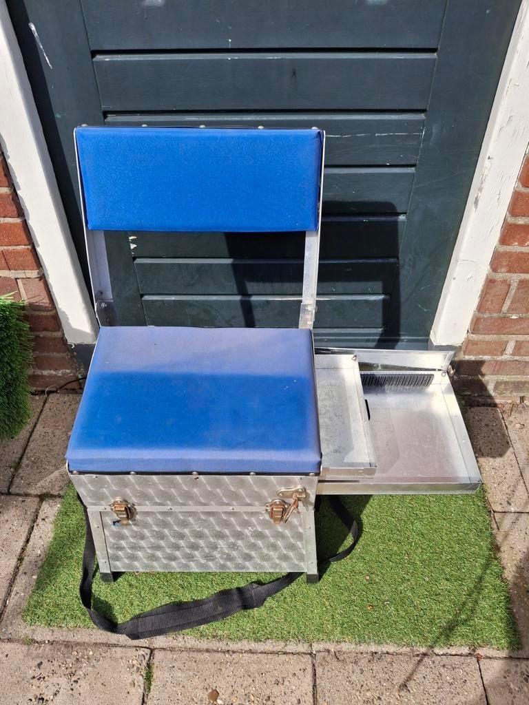 Gereserveerd Aluminium viskist met zitje en rugleuning, Ophalen of Verzenden, Gebruikt, Overige typen