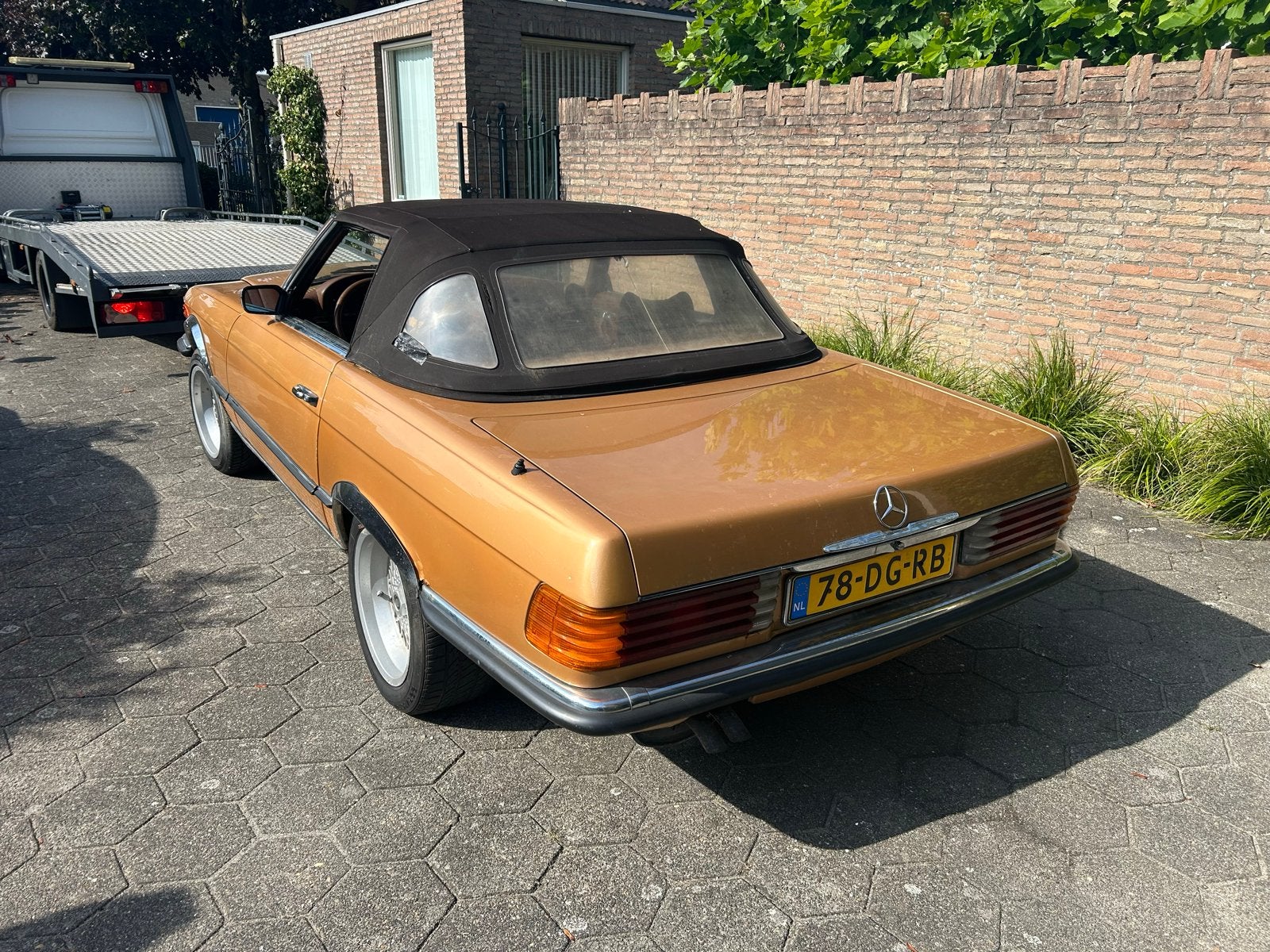 Mercedes-Benz Mercedes 1974 Bruin, foto 2
