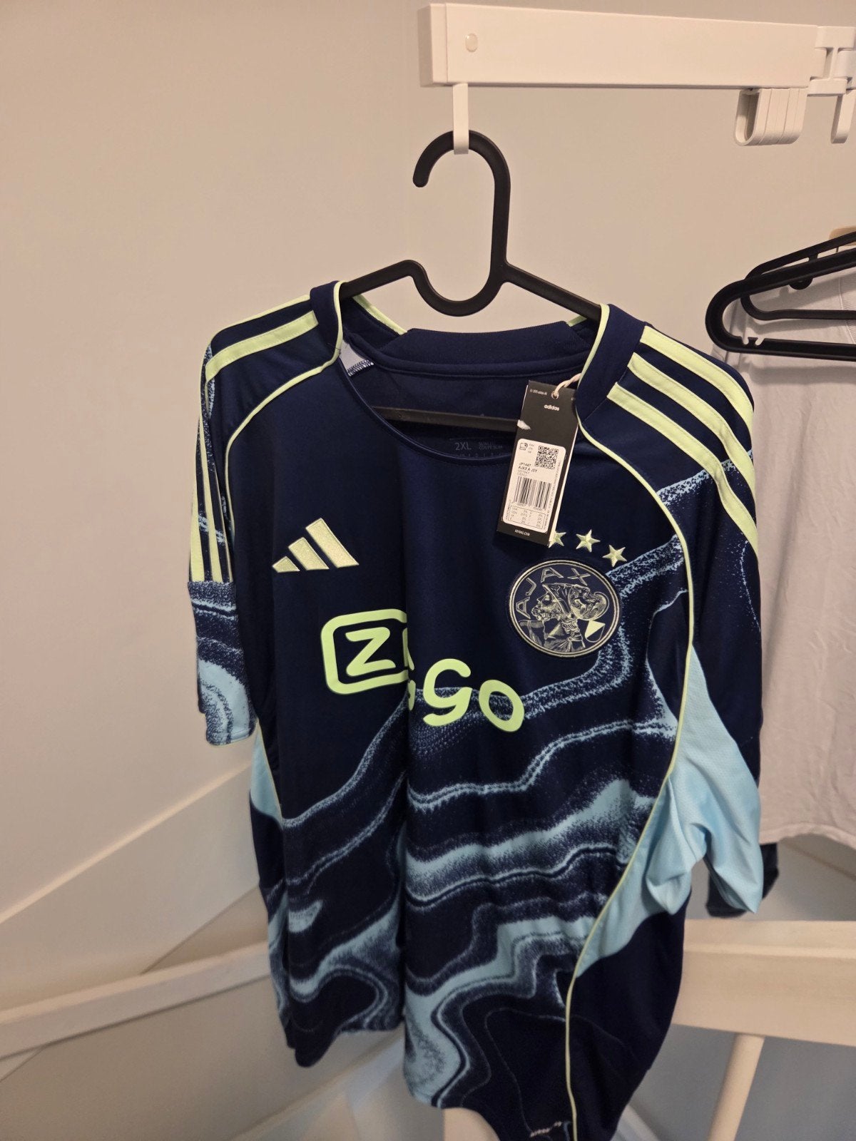 Ajax uitshirt 2025/2026 - Nieuw met kaartjes, Blauw, Nieuw, Overige maten, Ophalen of Verzenden