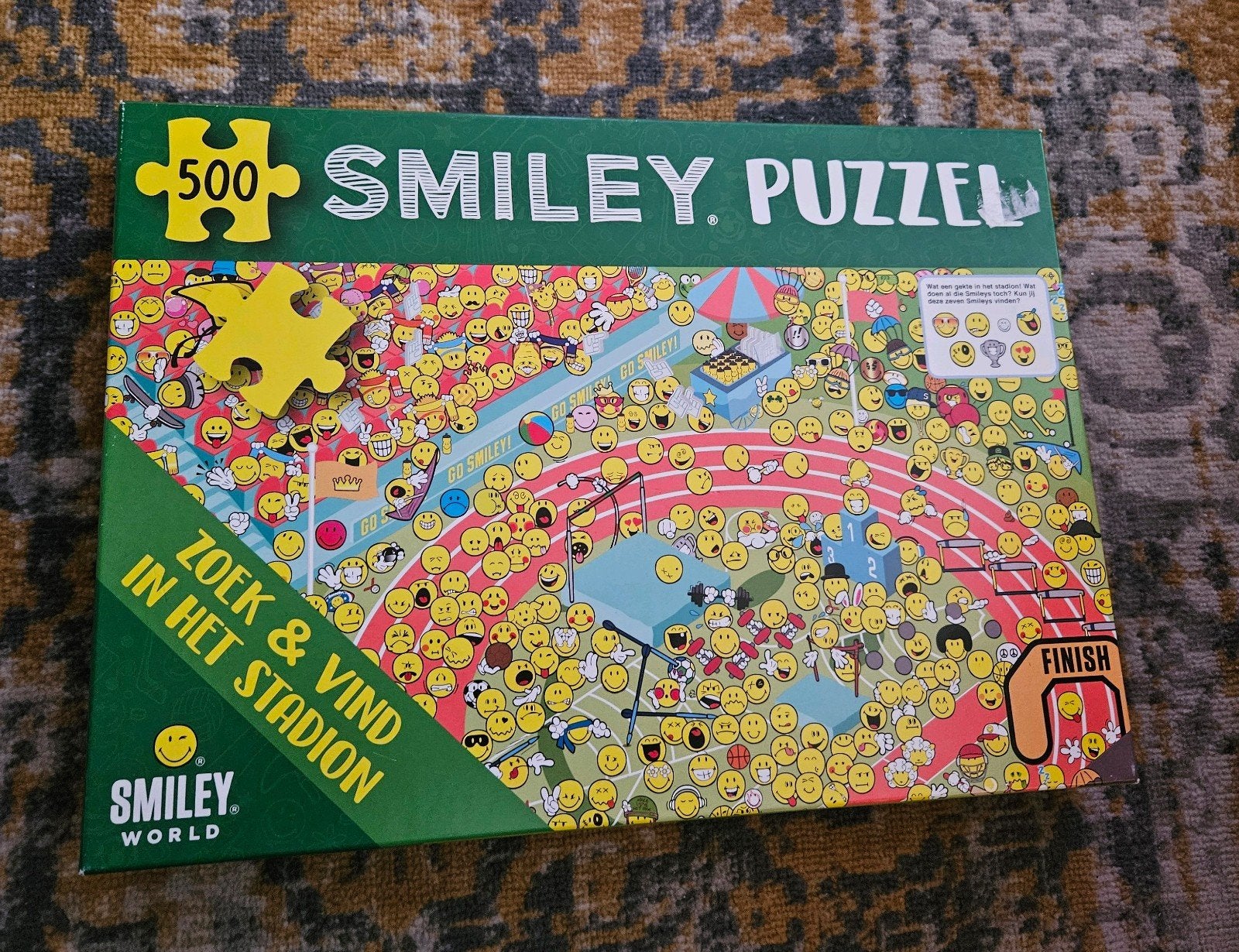 Smiley Puzzel Zoek & Vind in het Stadion 500 stukjes, Ophalen of Verzenden, 500 t/m 1500 stukjes, Zo goed als nieuw, Legpuzzel