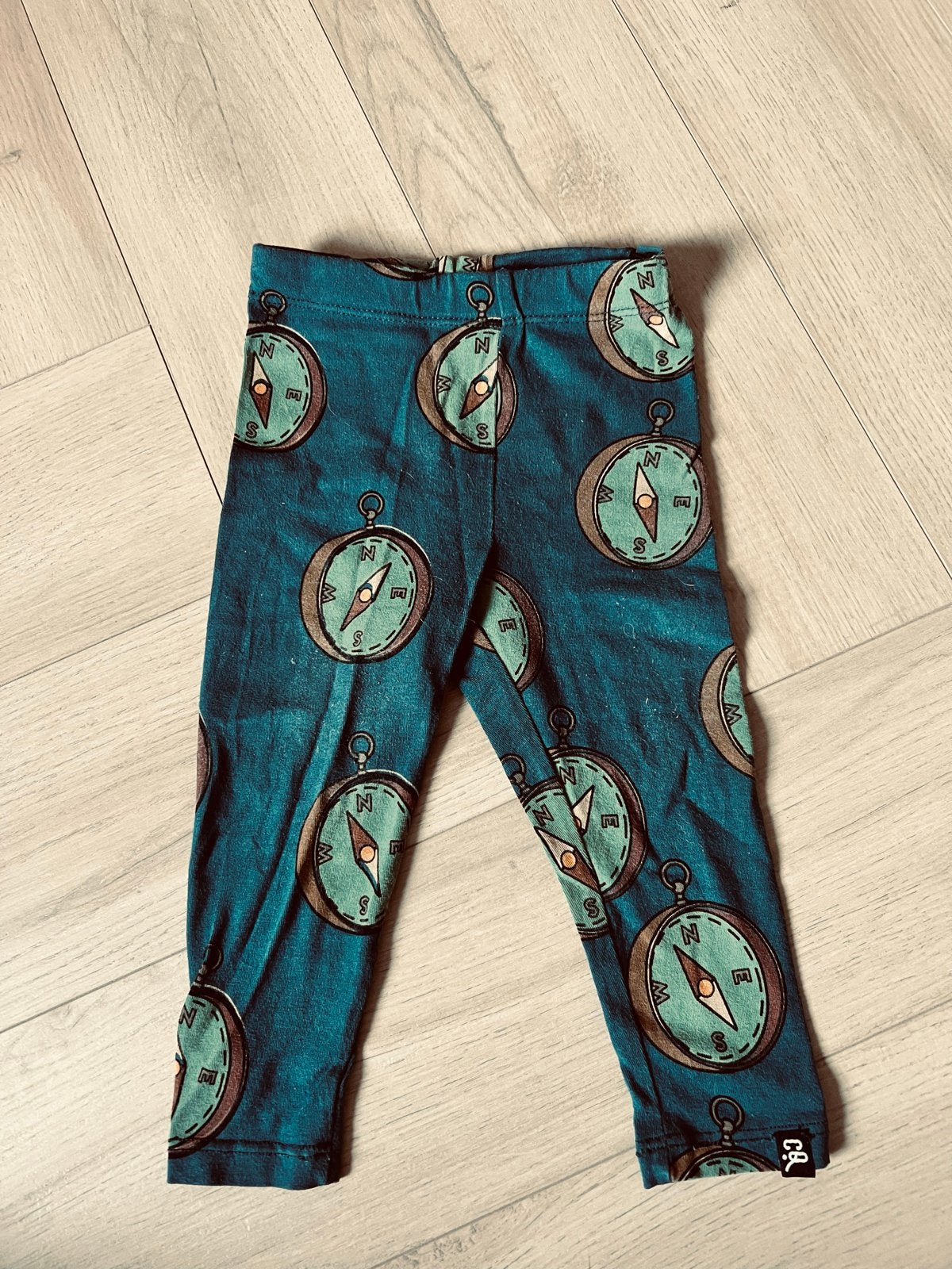 CarlijnQ broekje met kompasprint en verstelbare taille, Ophalen of Verzenden, Zo goed als nieuw, Jongetje of Meisje, Broekje