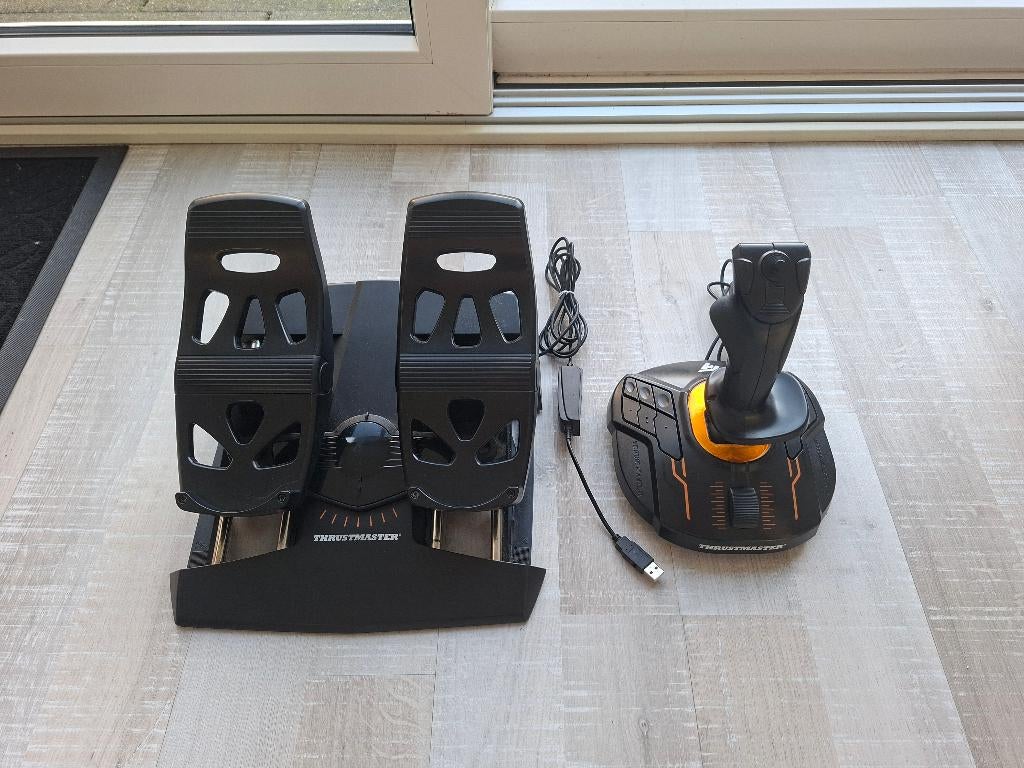 Thrustmaster T.16000M Joystick en TFRP Flight Rudder Pedals, Ophalen of Verzenden, Gebruikt, Thrustmaster/Logitech