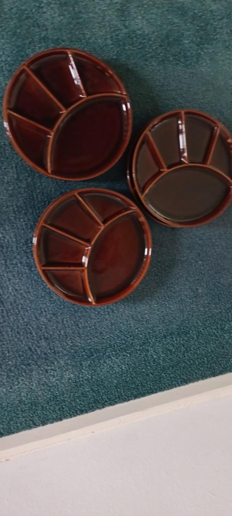Set van 6 goumet/fondue borden in  bruin aardewerk., Antiek en Kunst, Ophalen