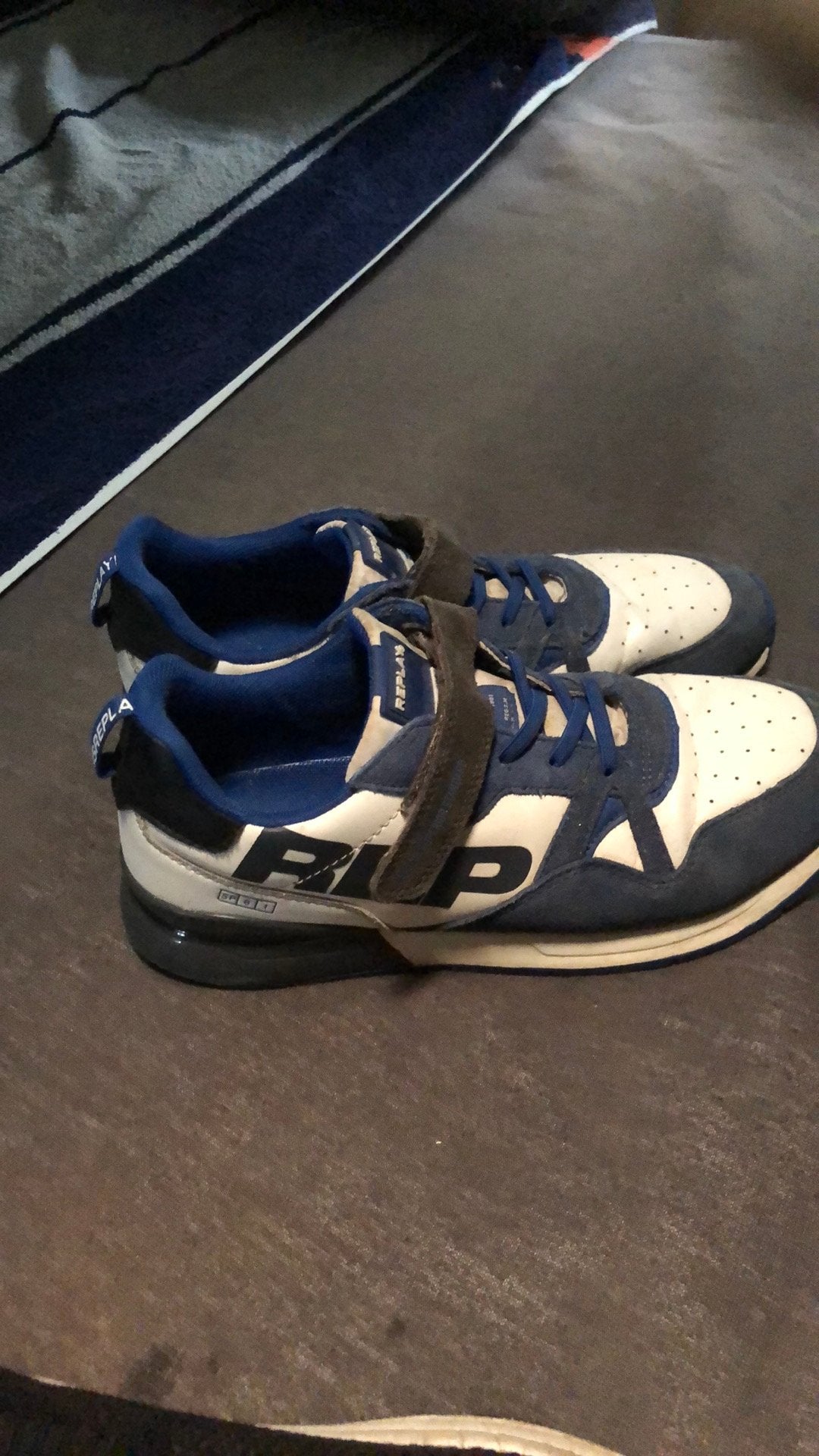 3 x sneakers en 1 paar slippers maat 39, Ophalen of Verzenden, Gebruikt, Jongen, Schoenen