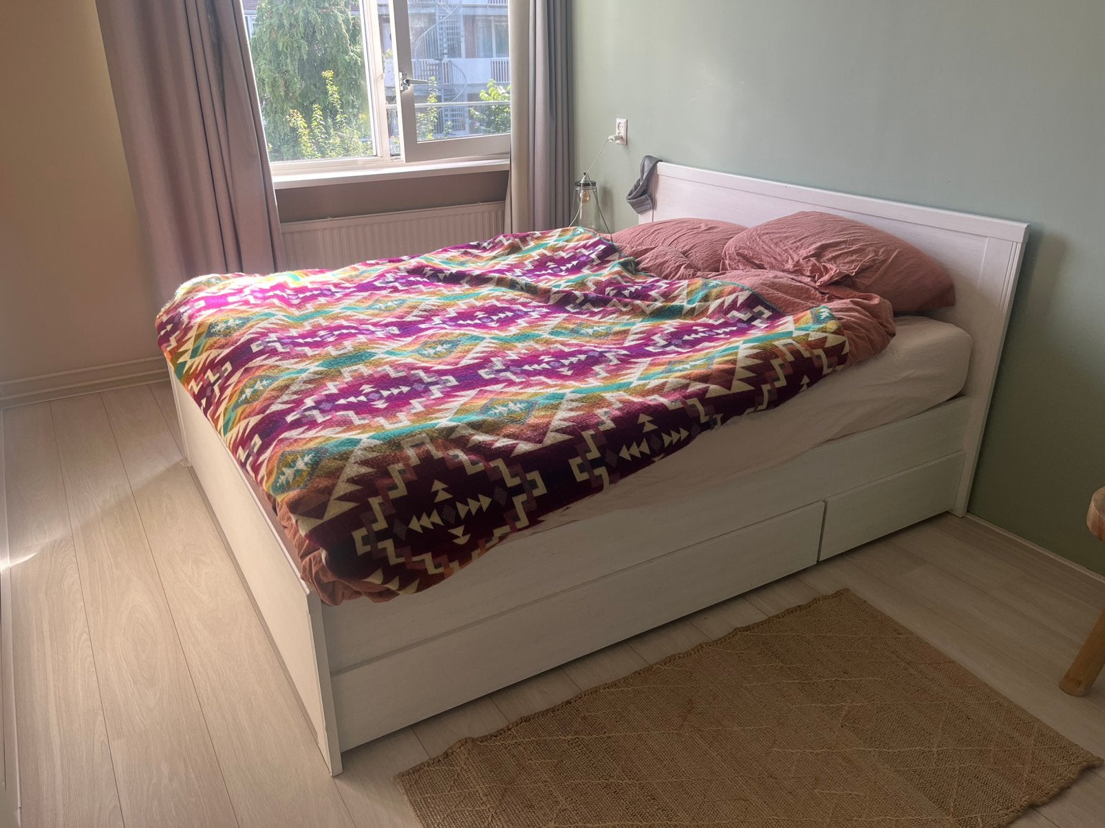 Wit houten IKEA bed met lades (180 x 200), Ophalen, Gebruikt, Tweepersoons