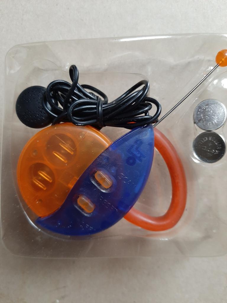 Mini draagbare radio met oortelefoon - Nieuw in verpakking, Audio, Tv en Foto, Radio's, Ophalen of Verzenden, Nieuw, Radio