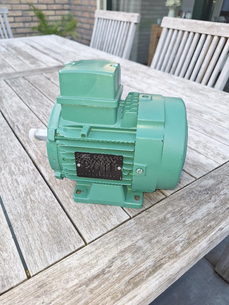 3 fase dahlander motor, Doe-het-zelf en Verbouw, Motoren, Ophalen, Zo goed als nieuw, Elektromotor, Minder dan 1400 rpm