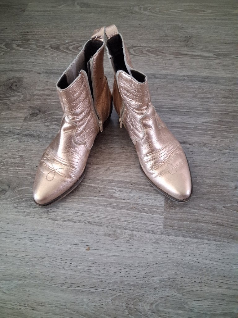 {rose} gouden laarzen, Gebruikt, Meisje, Ophalen of Verzenden, Laarzen