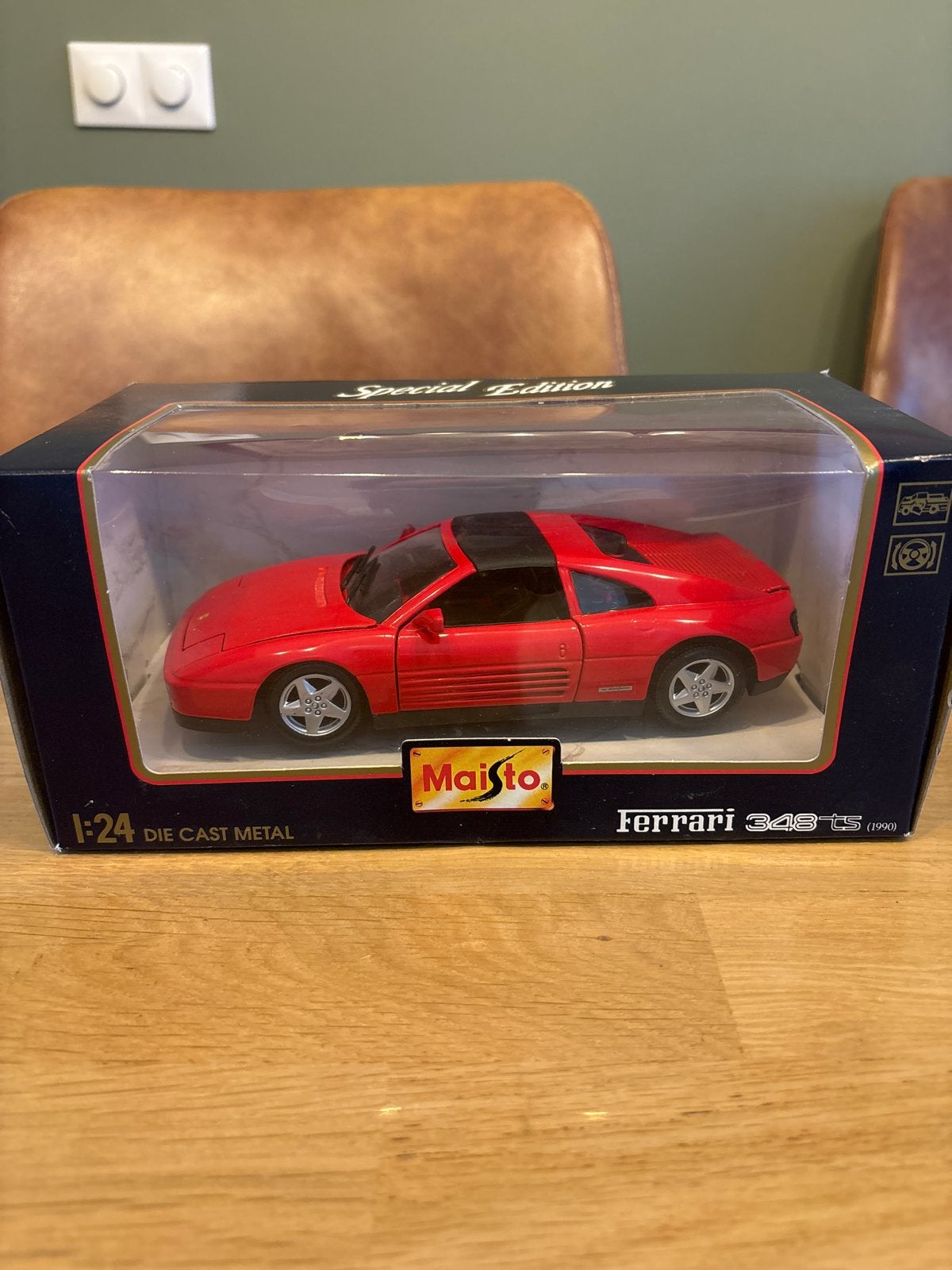 Maisto Ferrari 348 ts (1990) 1:24 Die Cast Metal, Hobby en Vrije tijd, Modelauto's | 1:24, Ophalen of Verzenden, Zo goed als nieuw