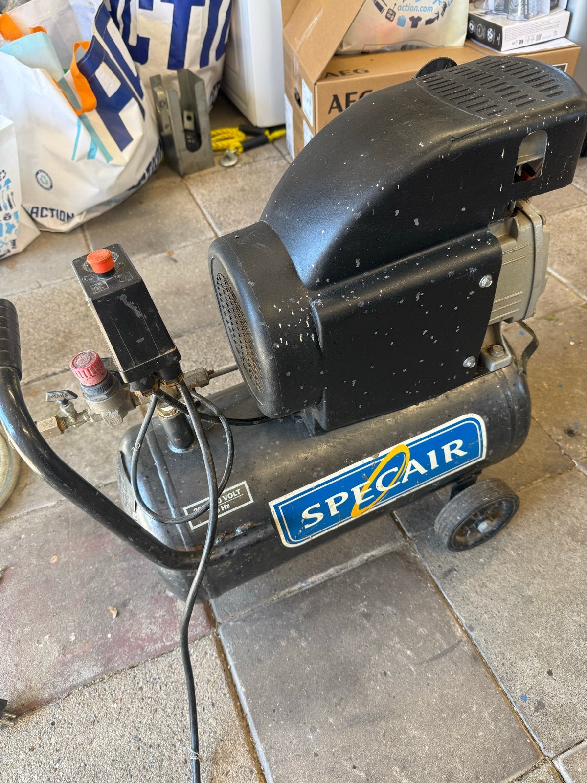 SPECIAIR Compressor - Gebruikt maar functioneel, Ophalen, Gebruikt, 6 tot 10 bar, 25 tot 100 liter