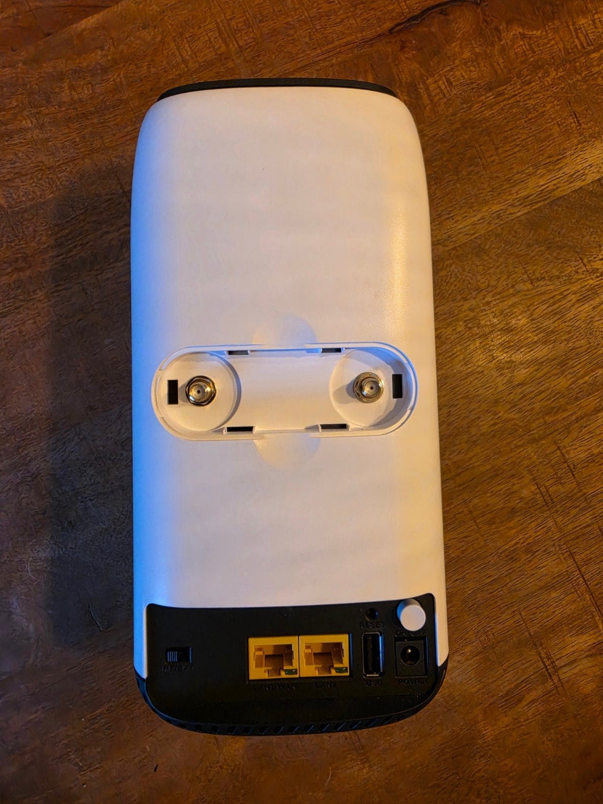 Zyxel NR5101 5G Modem & Poynting 5G Buitenantenne, Computers en Software, Ophalen of Verzenden, Gebruikt, Router met modem, Zyxel en Poynting